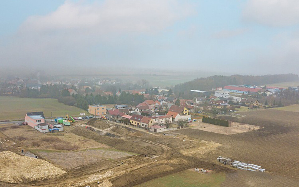 Klidné bydlení s dobrou dostupností do Prahy