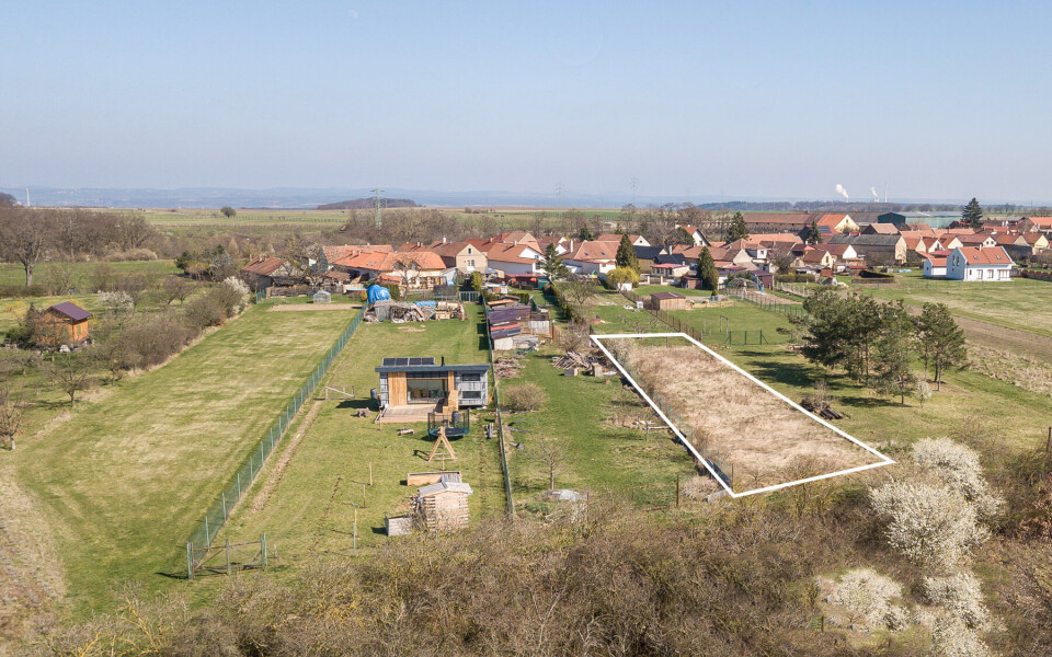 Pozemek pro bydlení – 1000 m2 Krabčice
