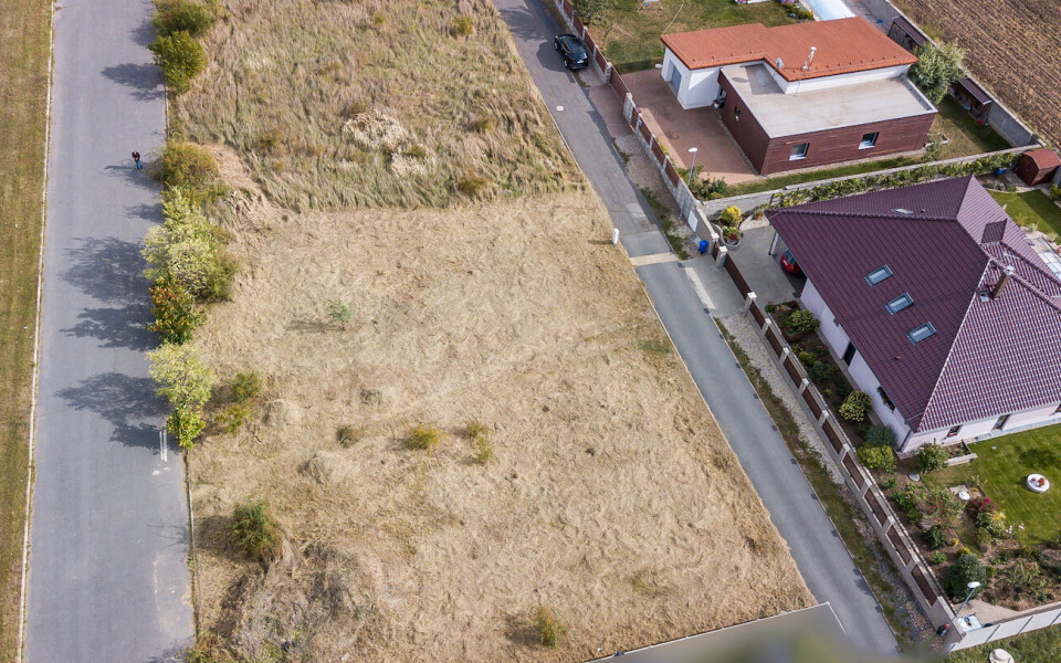 Prodej pozemku pro bydlení, 1 000 m2 – Žatec