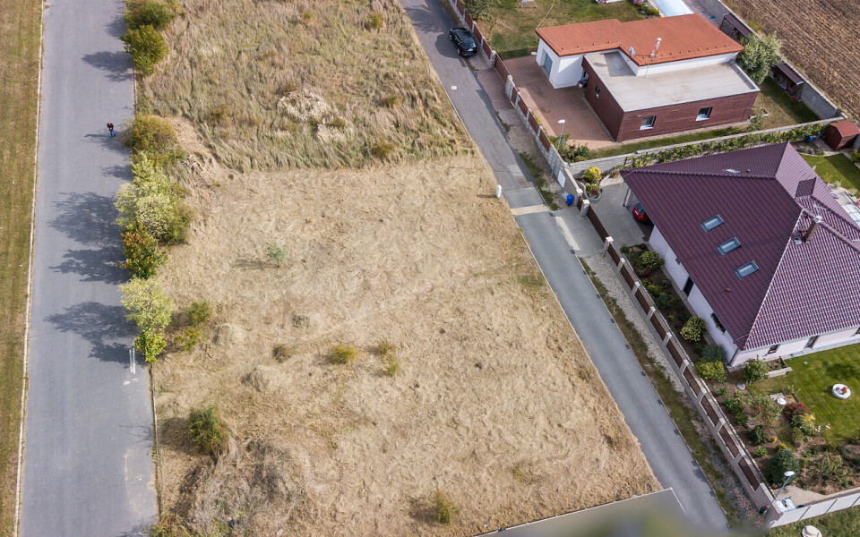Prodej pozemku pro bydlení, 1 000 m2 – Žatec