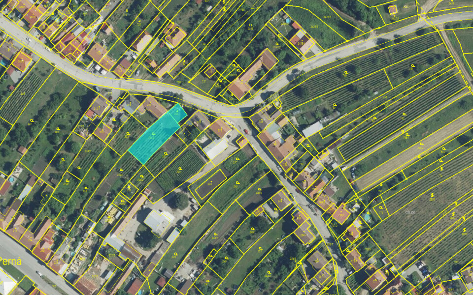 Stavební pozemek o rozloze 818 m² v obci Perná